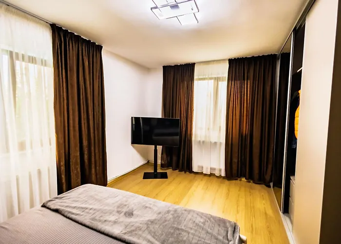 Deluxe Promenada 克拉奥华